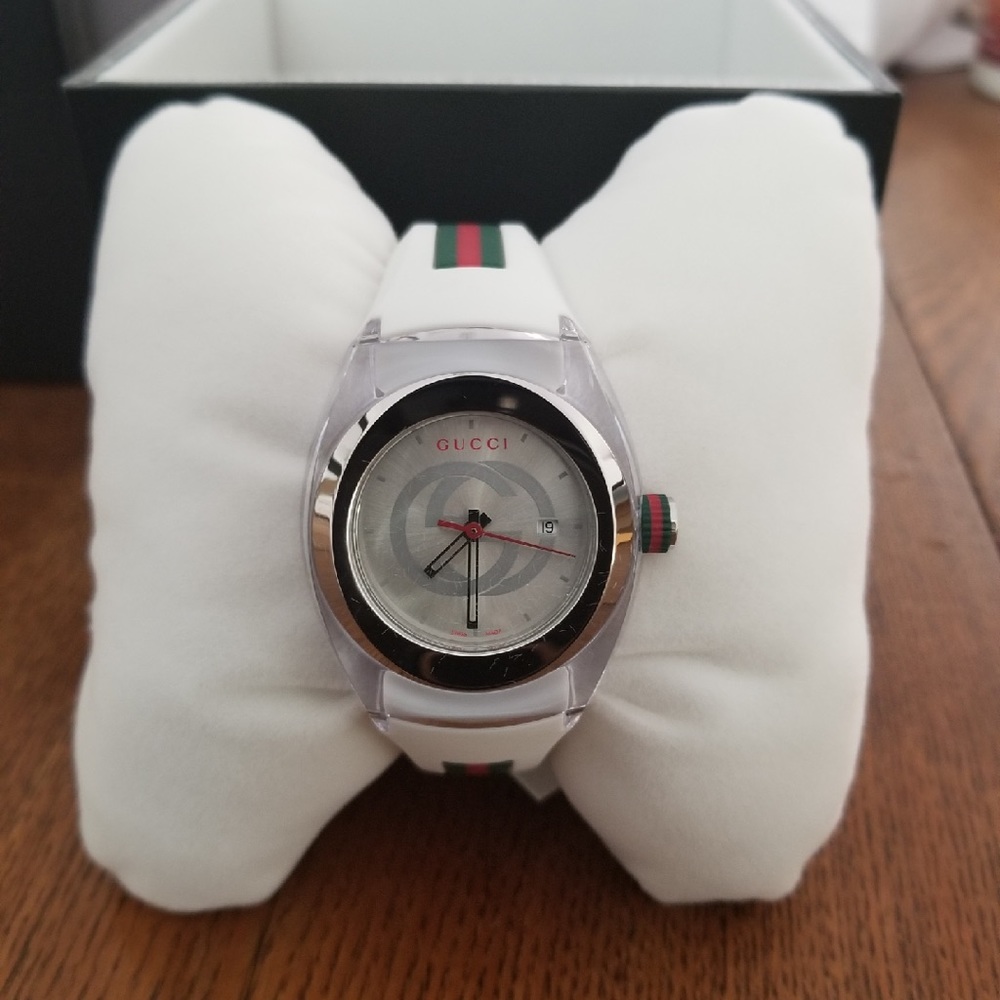 AUTHENTIC Gucci watch